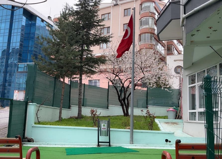 Lila ile Mai Anaokulu